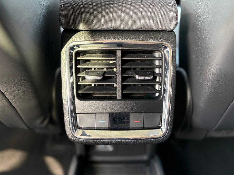 Skoda Enyaq 60 iV Loft 5d