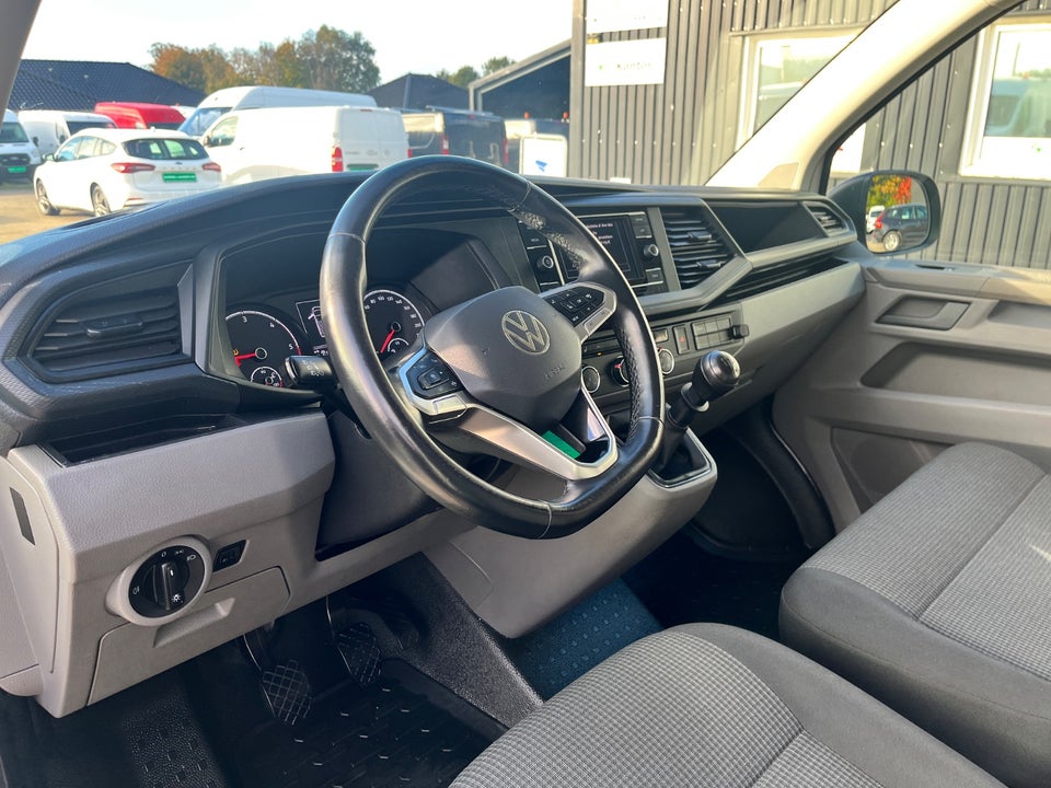 VW Transporter 2,0 TDi 110 Kassevogn lang