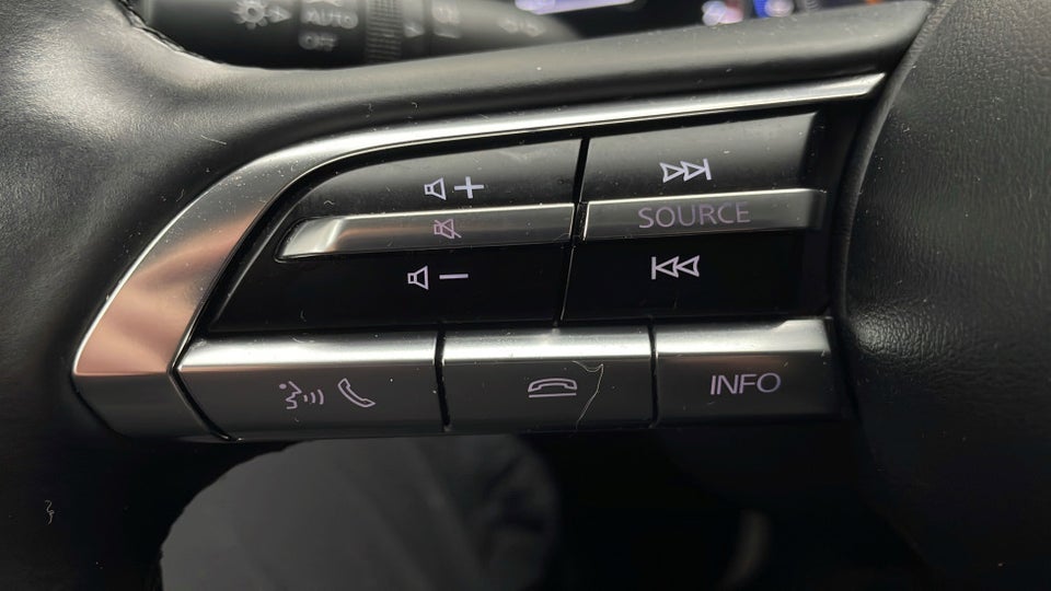 Mazda 3 2,0 e-SkyActiv-G 150 Cosmo aut. 4d