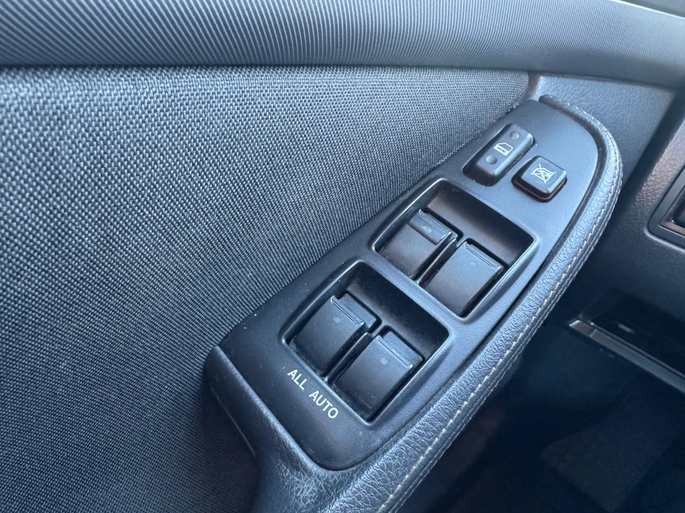 Toyota Avensis 1,8 VVT-i Terra stc. 5d