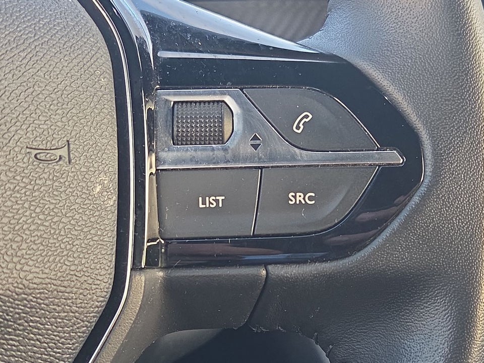 Peugeot 2008 1,2 PureTech 100 Black Limited 5d