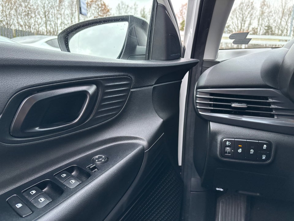 Hyundai i20 1,0 T-GDi Essential DCT 5d