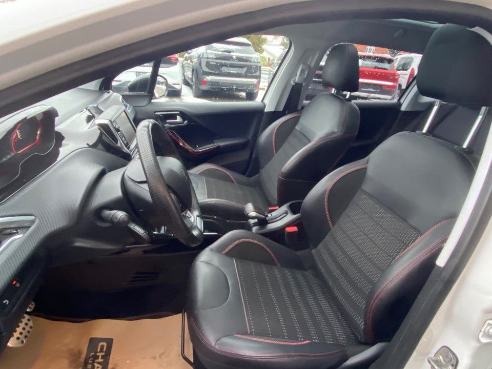 Peugeot 2008 1,5 BlueHDi 120 GT Line Sky EAT6 5d