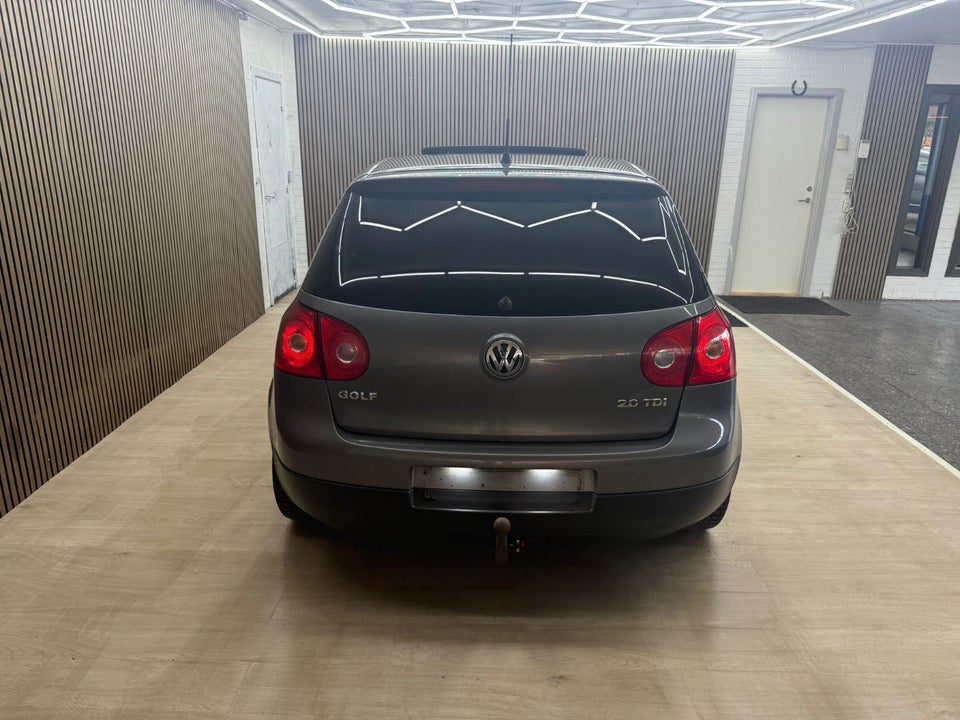 VW Golf V 2,0 TDi 140 Comfortline DSG 5d