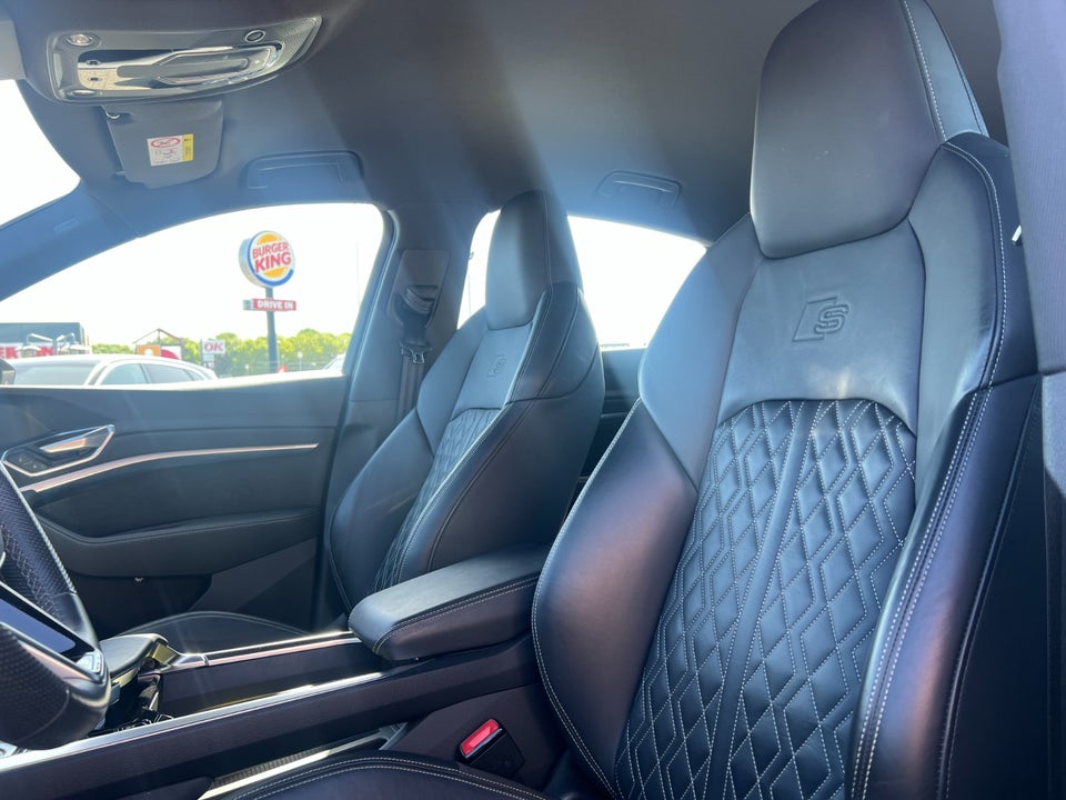 Audi e-tron 55 S-line Sportback quattro 5d