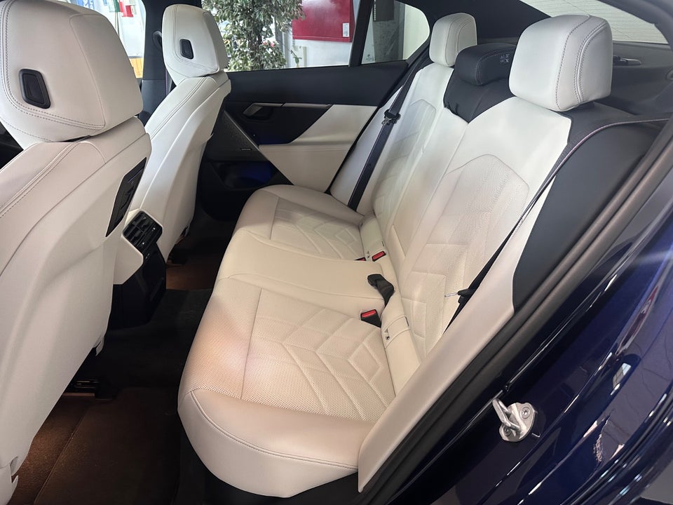 BMW i5 eDrive40 M-Sport Pro 4d