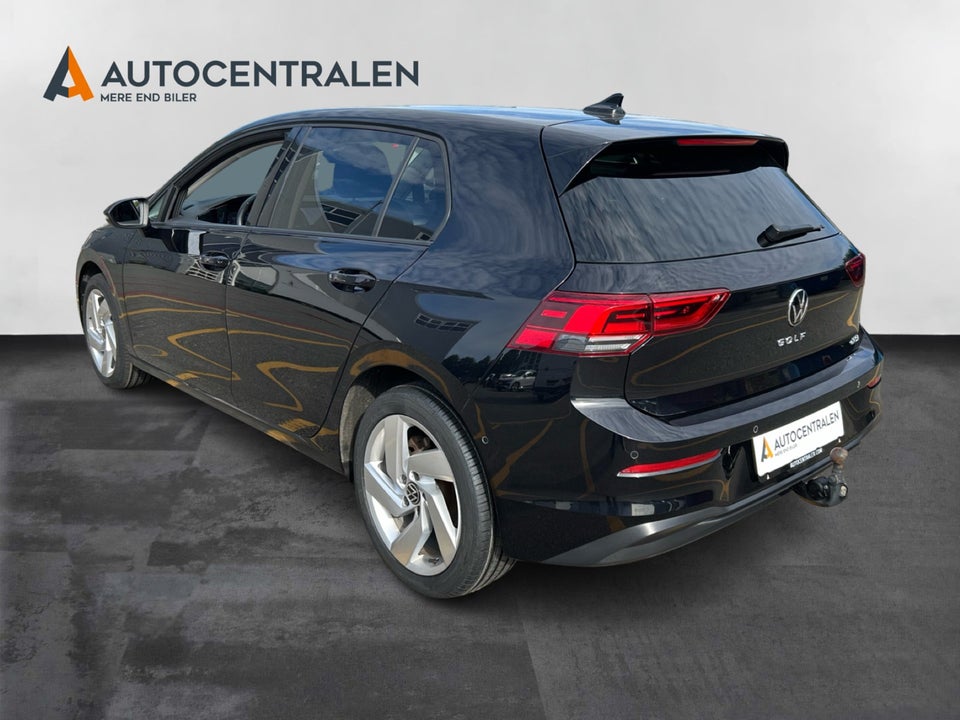 VW Golf VIII 1,5 eTSi 130 Life 75 Years Edition DSG 5d