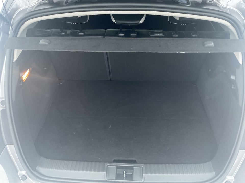 Renault Captur 1,6 E-Tech Intens 5d