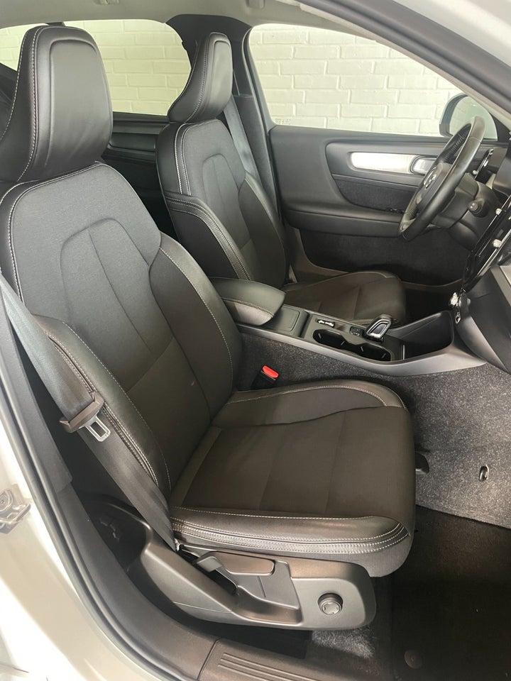 Volvo XC40 2,0 D4 190 Momentum aut. AWD 5d