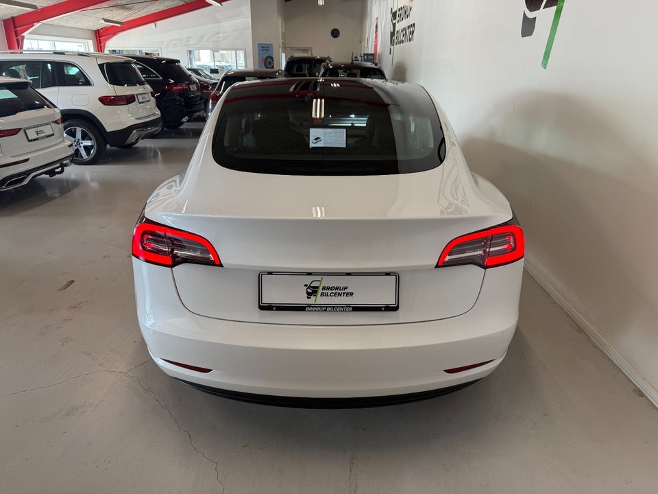 Tesla Model 3 Long Range AWD 4d