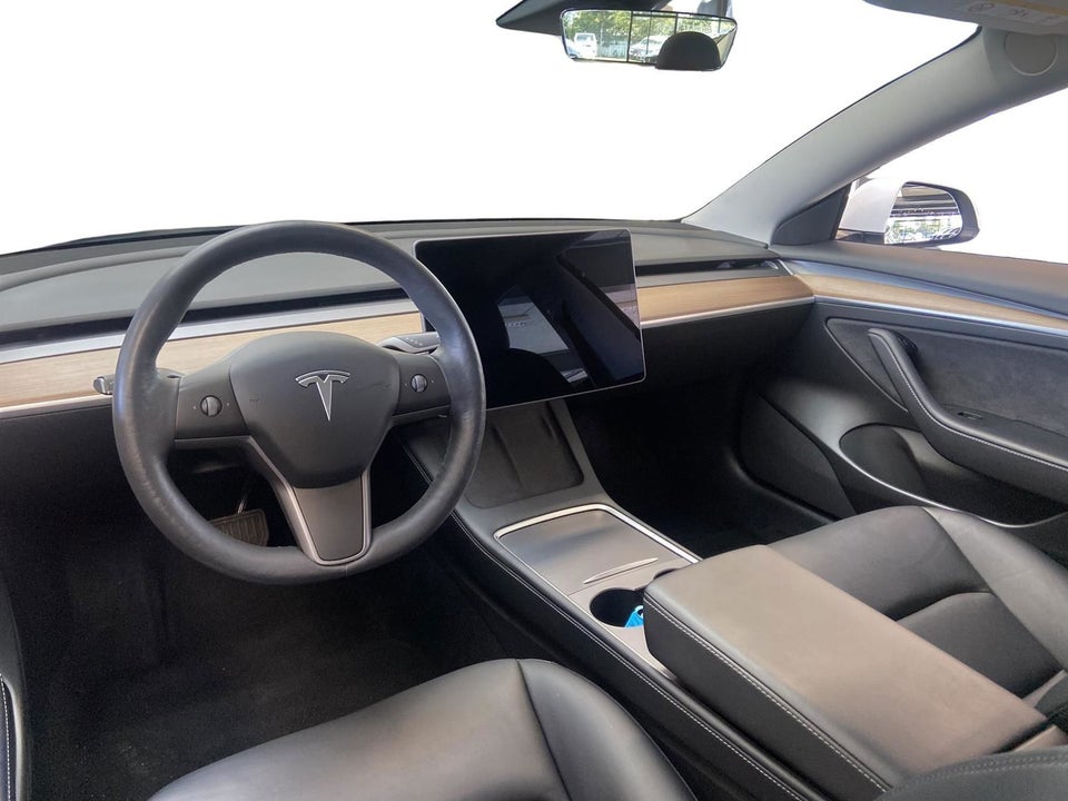 Tesla Model 3 Long Range AWD 4d