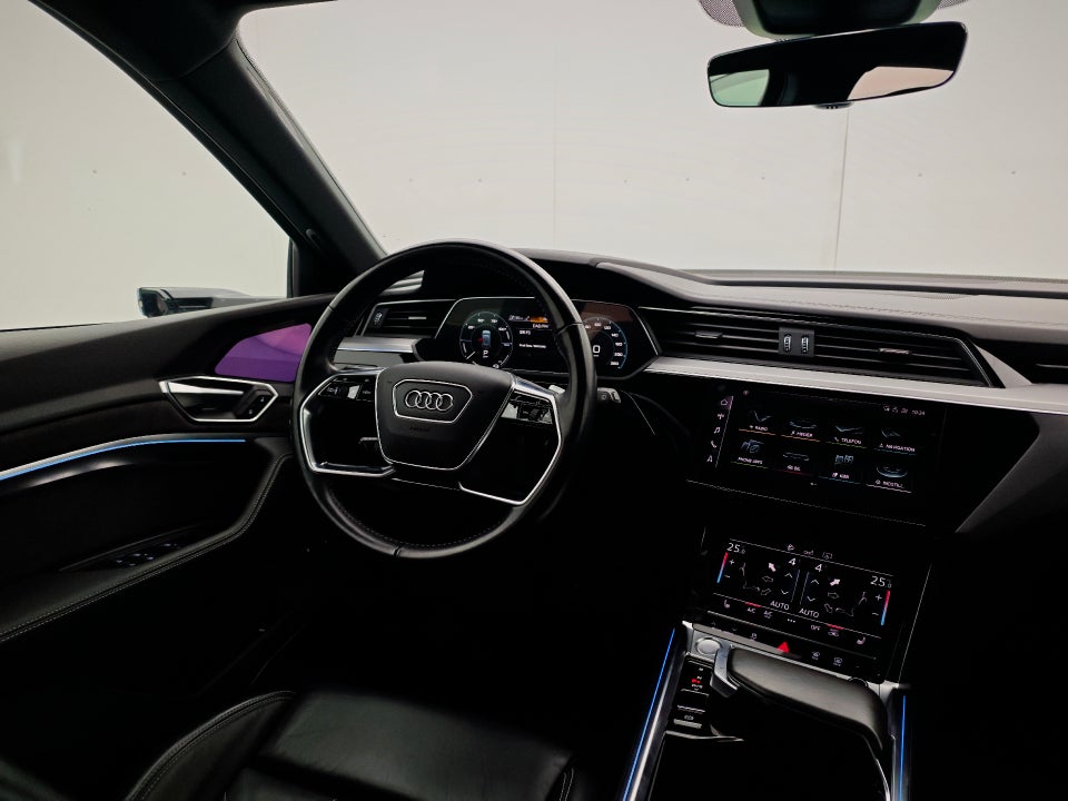 Audi e-tron 55 quattro 5d