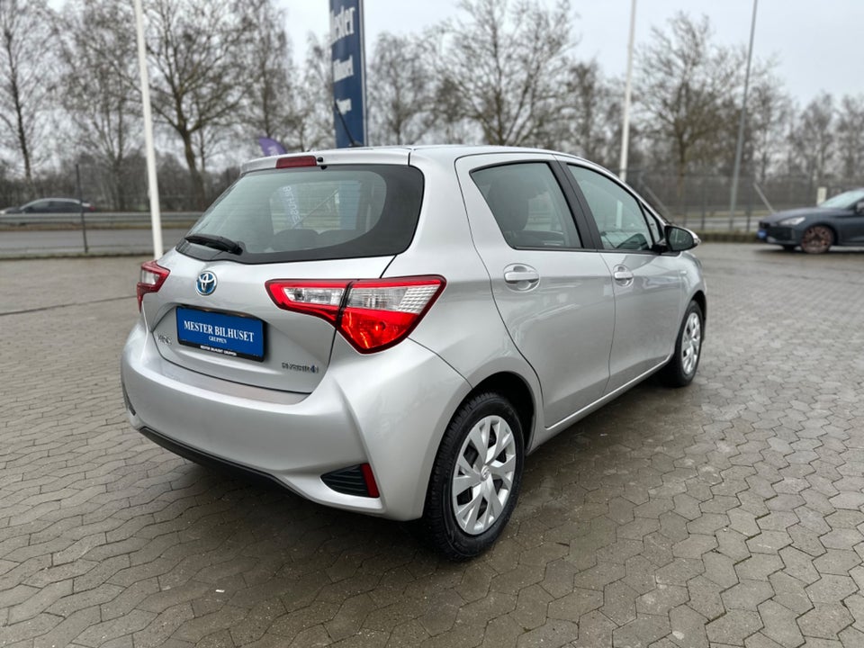 Toyota Yaris 1,5 Hybrid H3 Limited e-CVT 5d