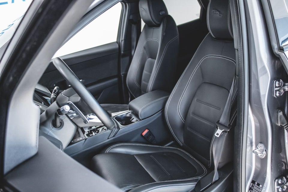 Jaguar E-Pace 1,5 P300e R-Dynamic SE aut. 5d