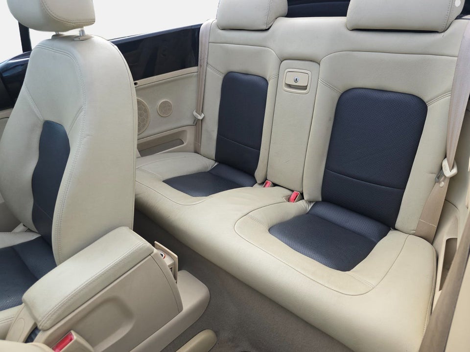 VW New Beetle 1,6 Cabriolet 2d