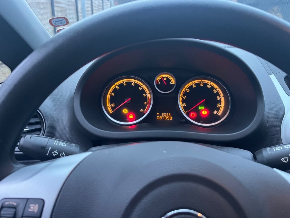 Opel Corsa 1,2 16V Enjoy 5d