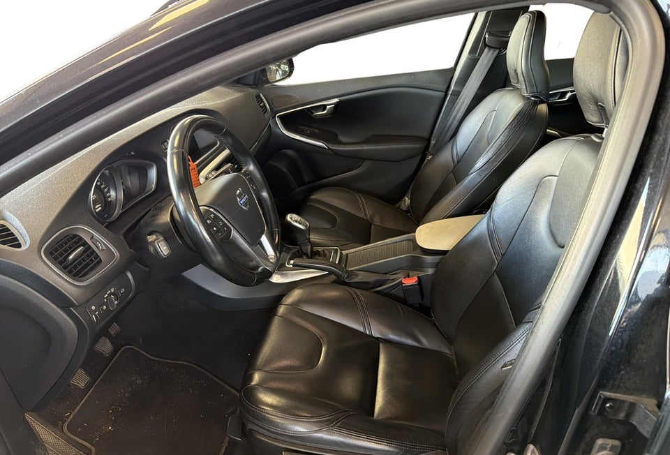 Volvo V40 CC 1,6 D2 115 Kinetic 5d
