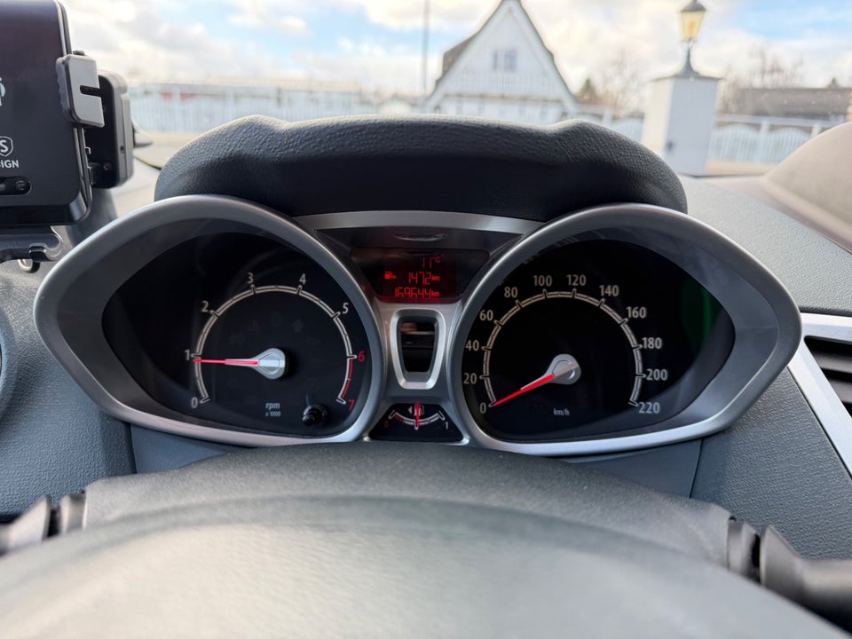 Ford Fiesta 1,6 Ti-VCT Titanium 5d