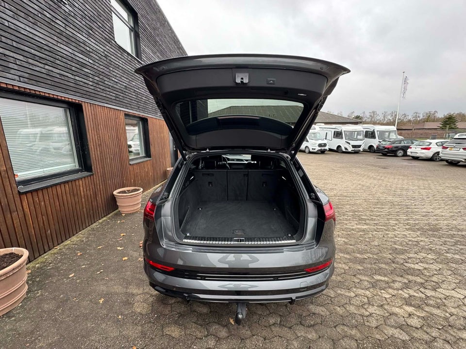 Audi e-tron 55 S-line quattro 5d