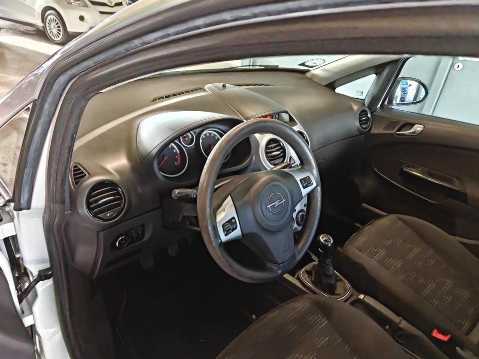 Opel Corsa 1,2 16V Cool 5d