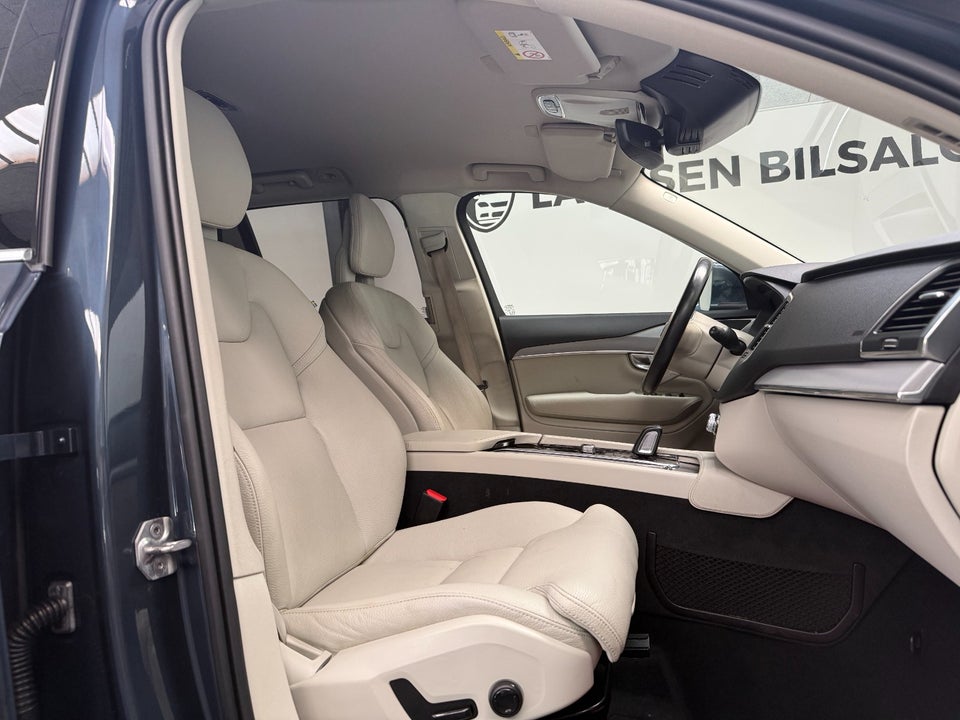 Volvo XC90 2,0 B5 235 Momentum aut. AWD 6prs 5d