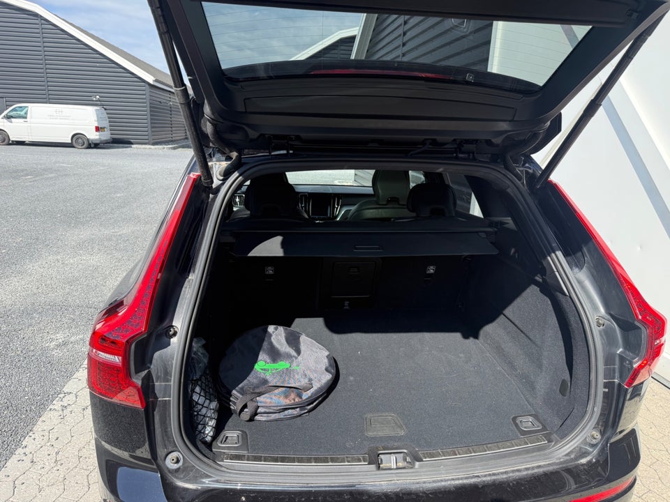 Volvo XC60 2,0 T6 ReCharge Black Edition aut. AWD 5d