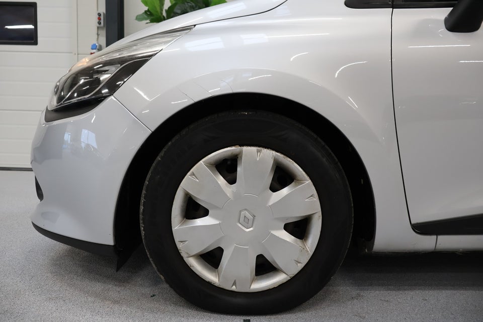 Renault Clio IV 0,9 TCe 90 Expression 5d