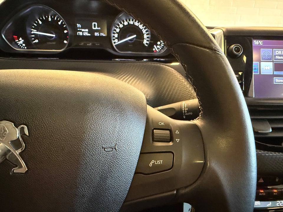 Peugeot 208 1,6 BlueHDi 100 Desire Sky 5d