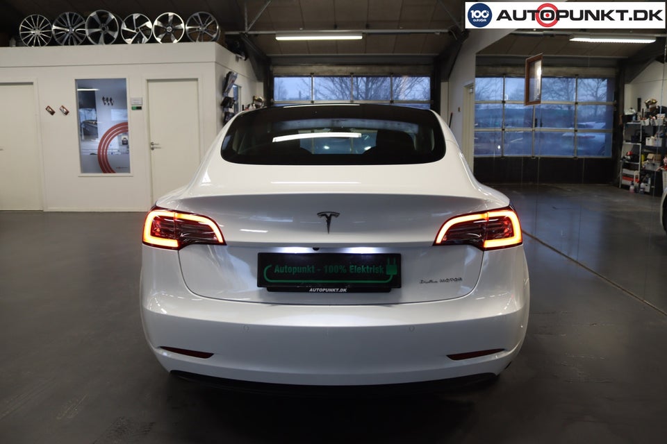 Tesla Model 3 Long Range AWD 4d