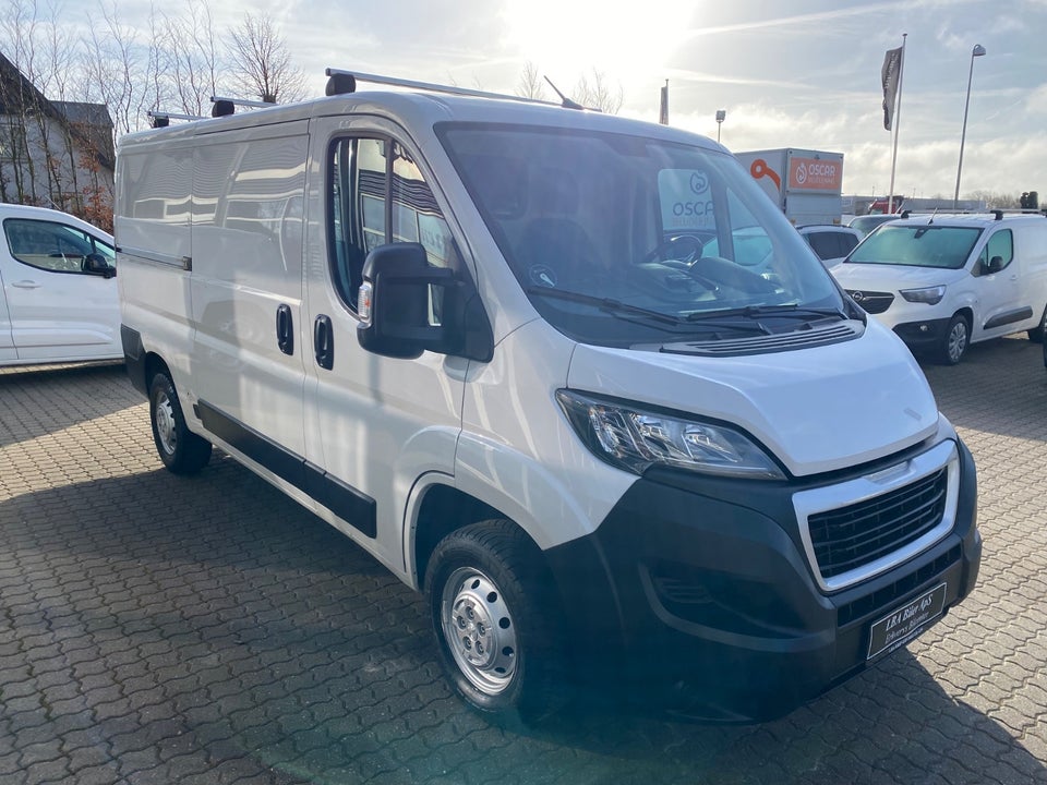 Peugeot Boxer 330 2,2 BlueHDi 140 L2H1 Premium