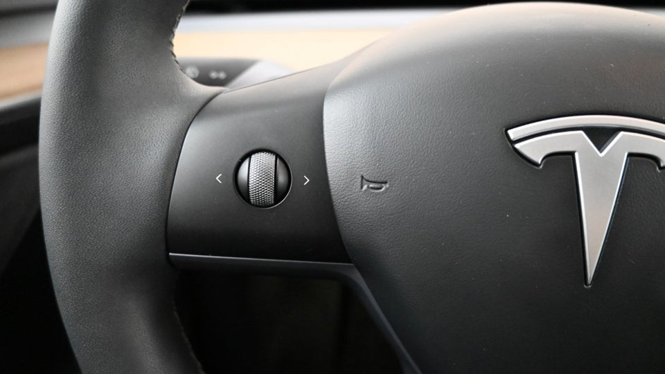 Tesla Model Y Long Range AWD 5d