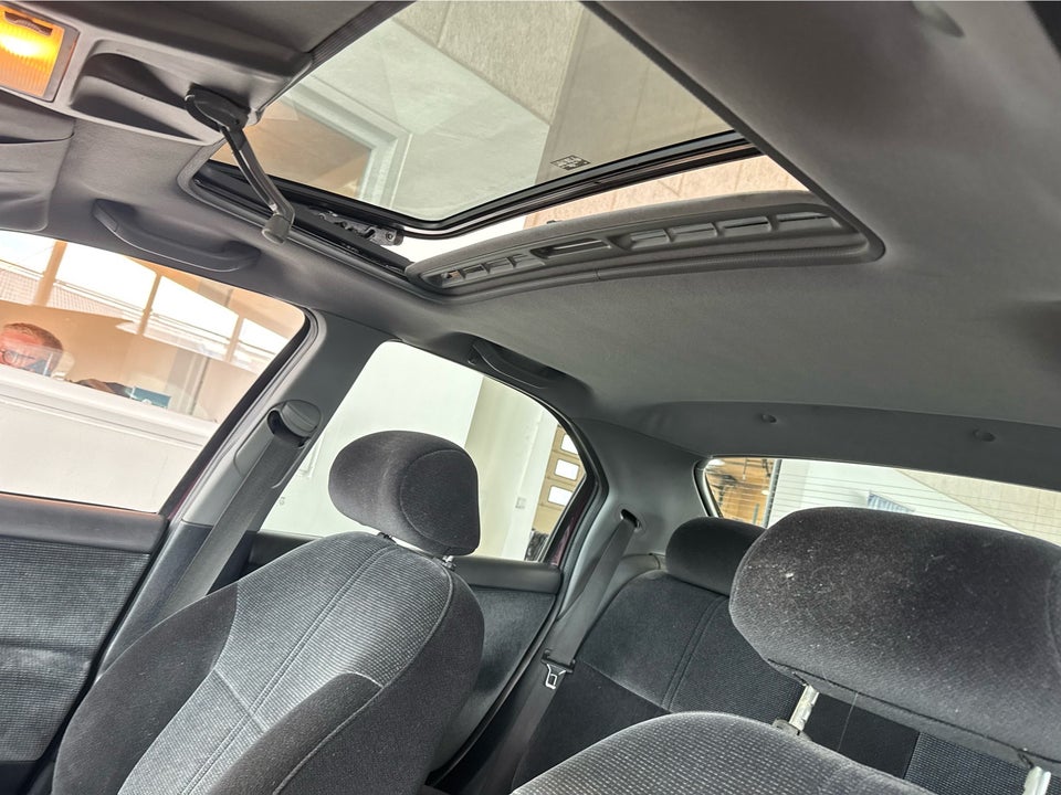 Ford Mondeo 2,5 V6 5d