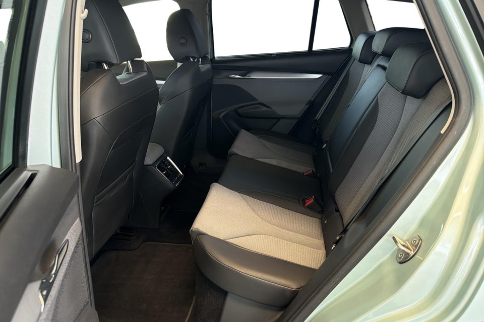 Skoda Enyaq 80x iV Plus 5d