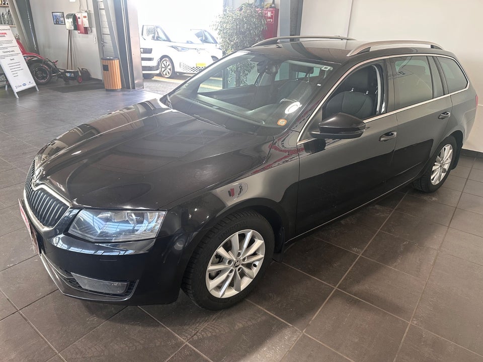 Skoda Octavia 2,0 TDi 150 Elegance Combi 5d
