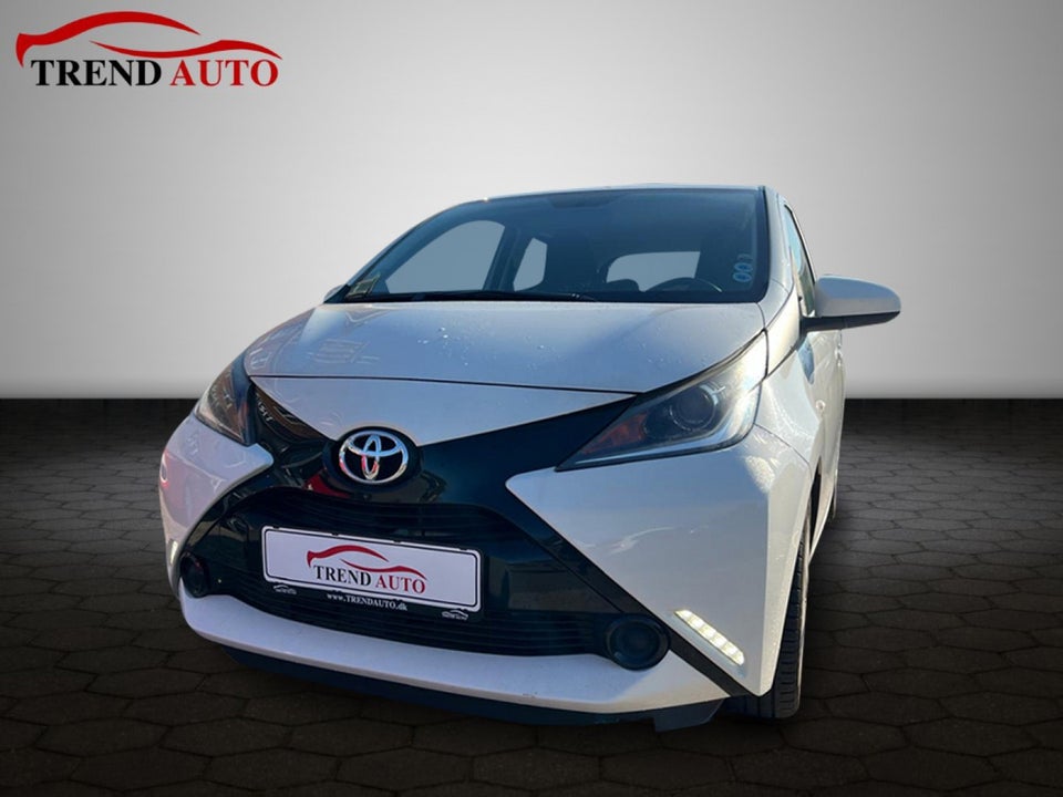 Toyota Aygo 1,0 VVT-i x-play 5d