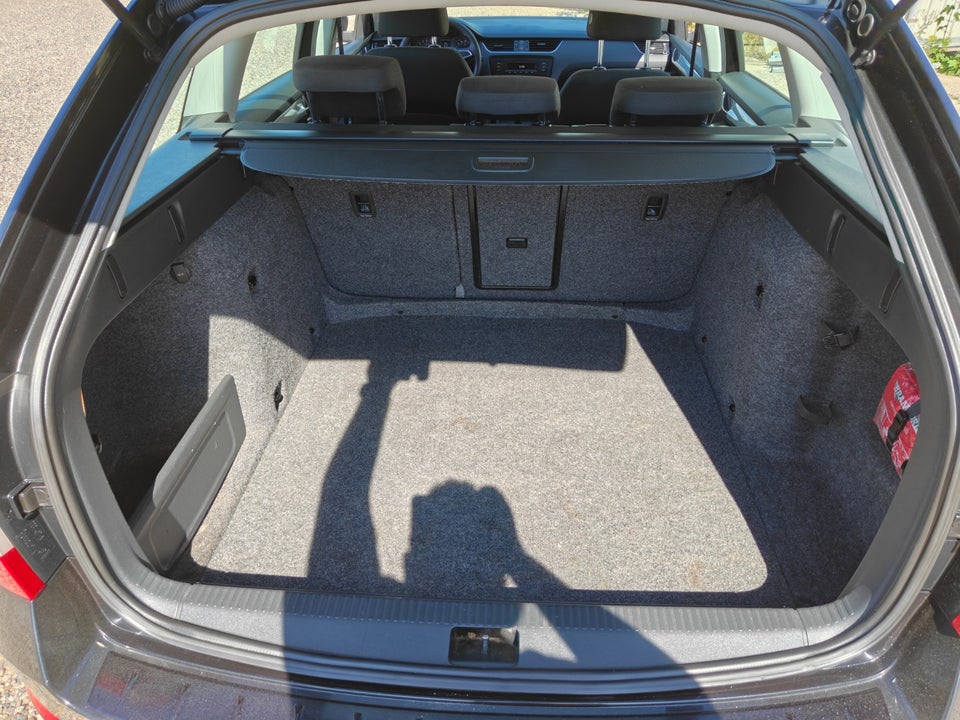 Skoda Octavia 1,6 TDi 105 Ambition Combi 5d