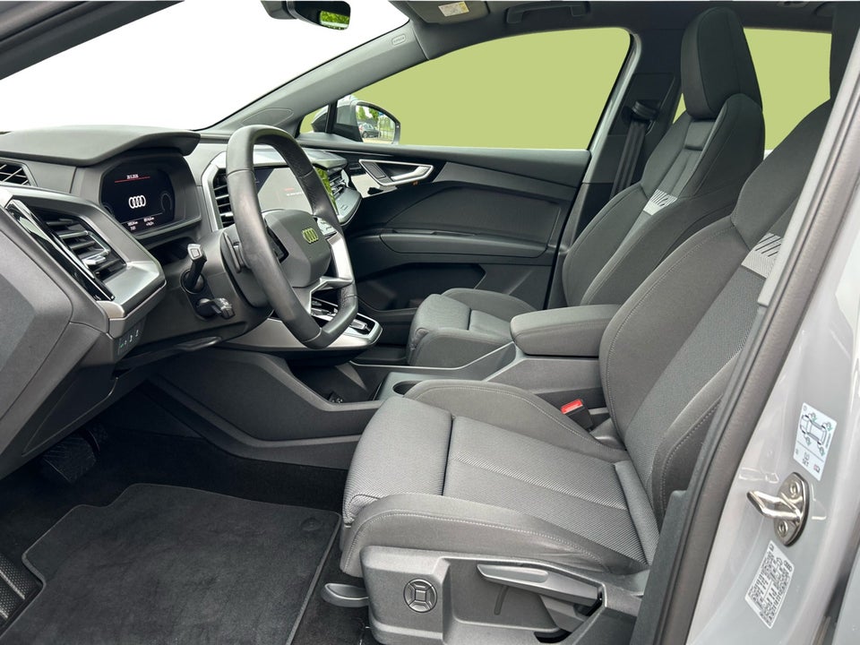 Audi Q4 e-tron 45 S-line quattro 5d