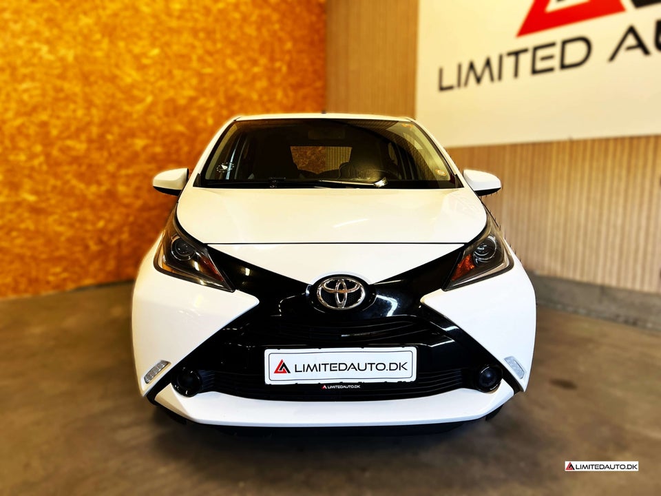 Toyota Aygo 1,0 VVT-i x-play x-touch 5d