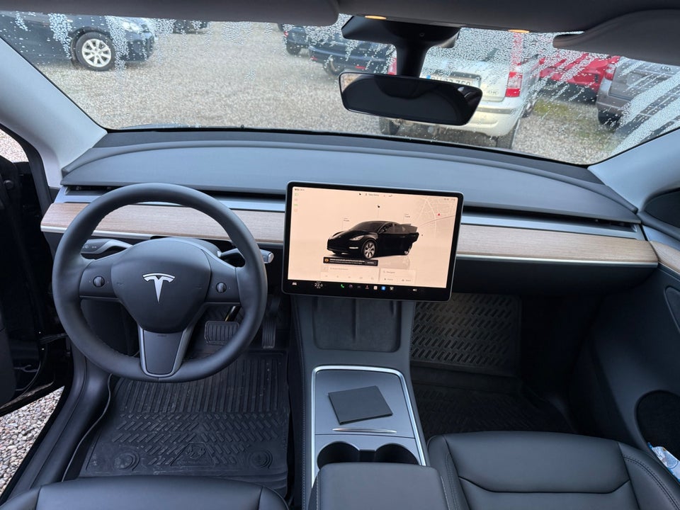 Tesla Model Y Long Range AWD 5d