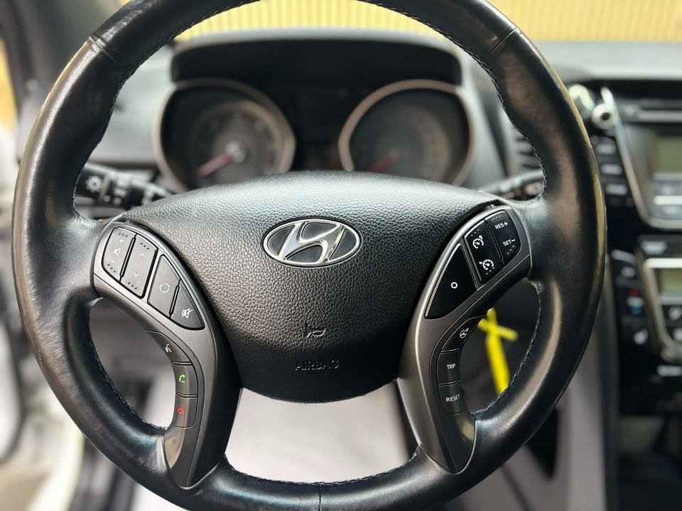 Hyundai i30 1,6 CRDi 110 5d