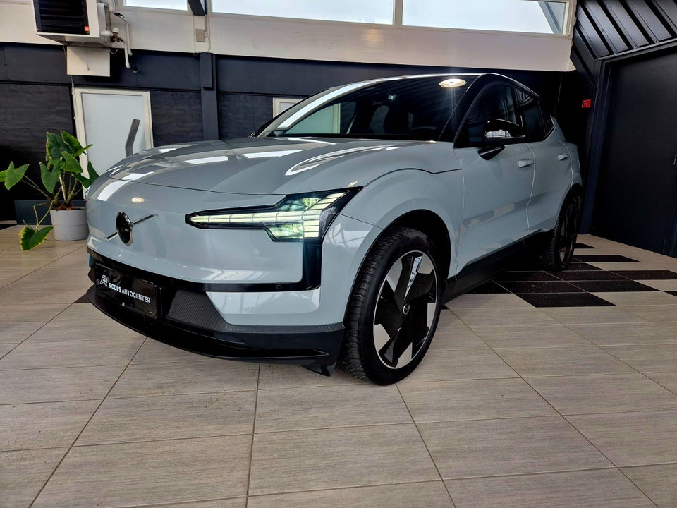 Volvo EX30 Extended Range Plus 5d