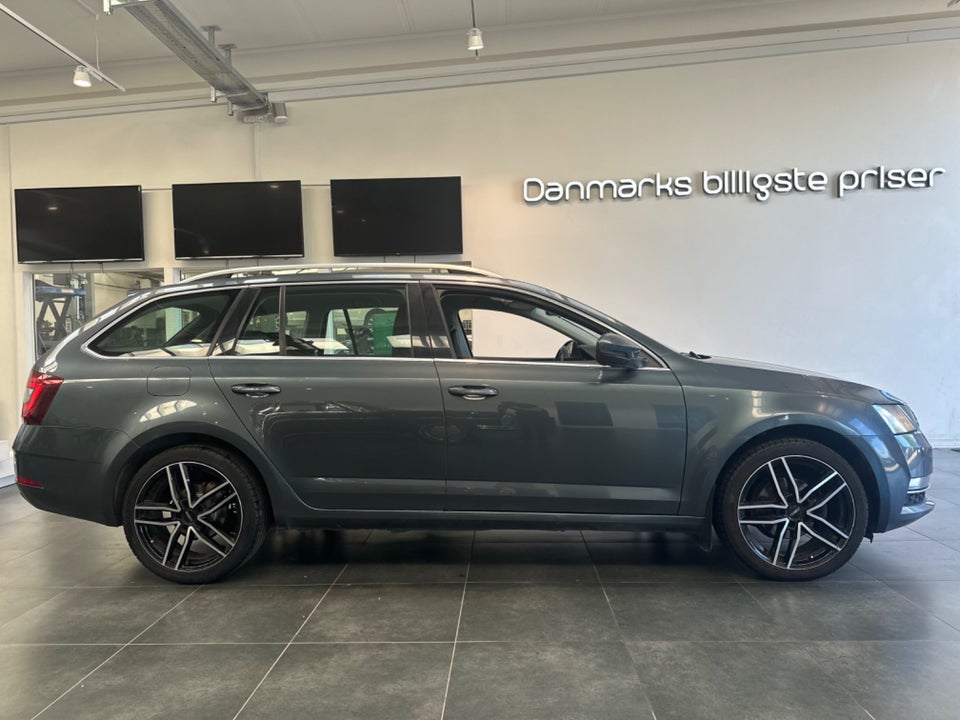 Skoda Octavia 1,6 TDi 115 Style Combi DSG 5d