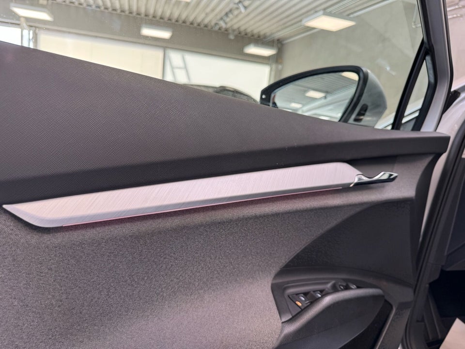 Skoda Enyaq 80 iV Loft 5d