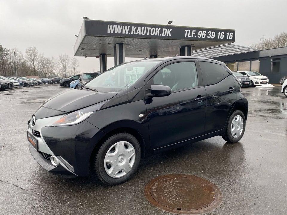 Toyota Aygo 1,0 VVT-i x-black 5d