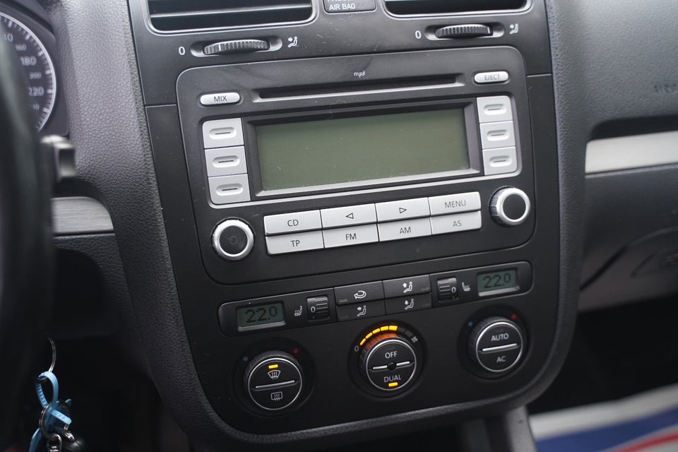 VW Jetta 1,4 TSi 140 Sportline 4d