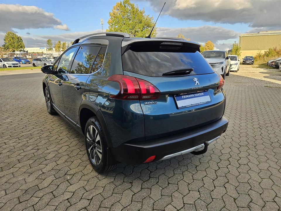 Peugeot 2008 1,6 BlueHDi 100 Allure Sky 5d