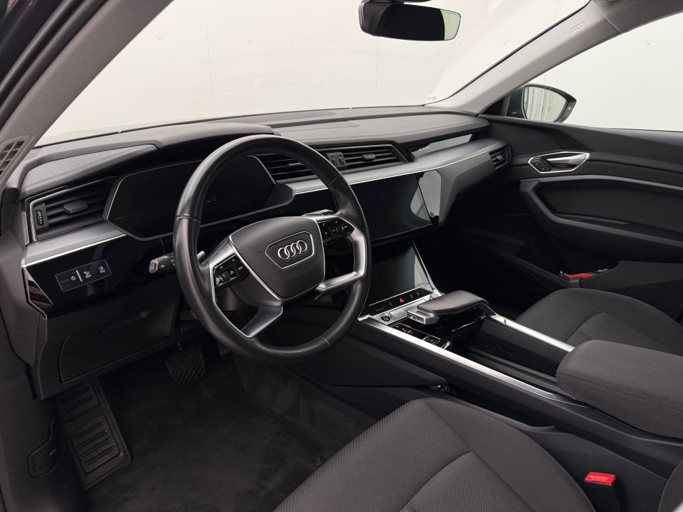 Audi e-tron 55 quattro 5d