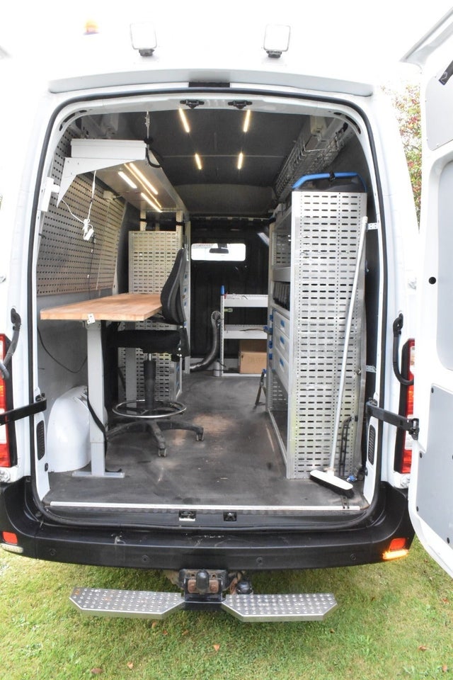 Renault Master III T35 2,3 dCi 170 L3H3 Kassevogn