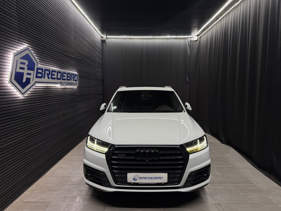 Audi Q7 3,0 TDi 272 S-line quattro Tiptr. 7prs 5d