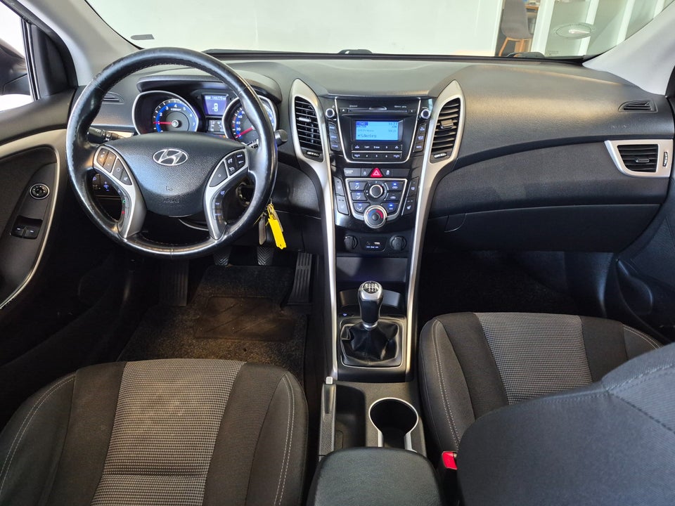Hyundai i30 1,6 GDi Trend CW 5d